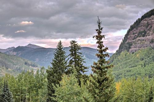 Booth Falls Townhome With Patio - Close To Vail And Bus