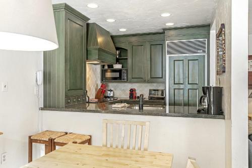 Apartamento 103 Fallridge Condominiums Condo