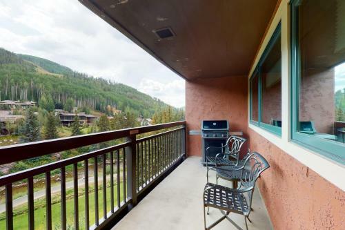 Lion Square Lodge South 750a