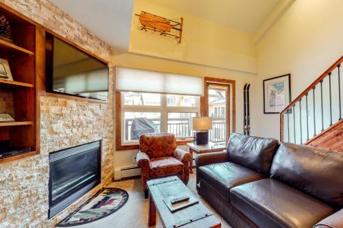 Lion Square Lodge South 556