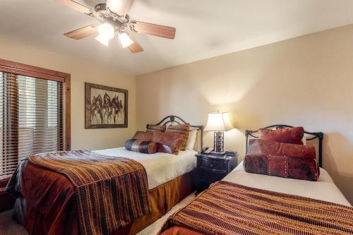 Lion Square Lodge South 450a