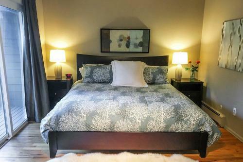 Cozy Vail Townhome With Views Near Shuttle Stop!