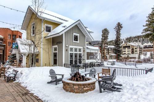 Ski In - Ski Out Modern Condo