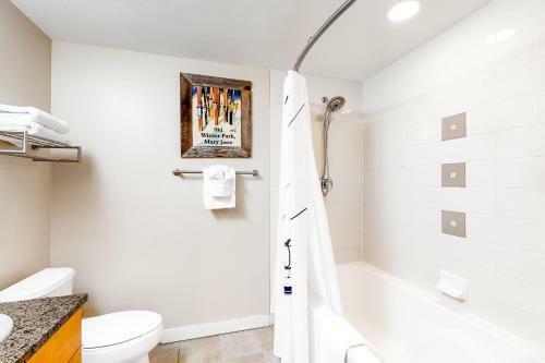 Ski In - Ski Out Modern Condo
