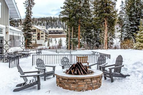 Ski In - Ski Out Modern Condo