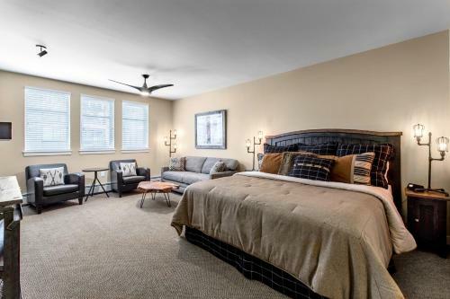 Ski In - Ski Out Modern Condo