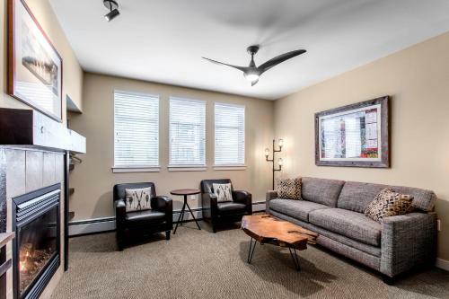Ski In - Ski Out Modern Condo