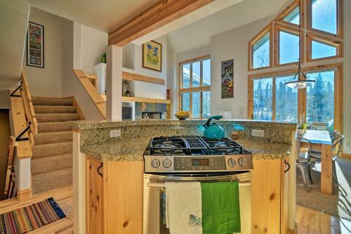 Cozy Townhome Just 4 Miles To Winter Park Resort!