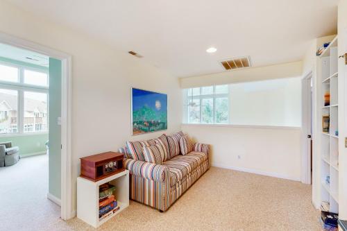 Sea Colony - 56010 Pine Shore