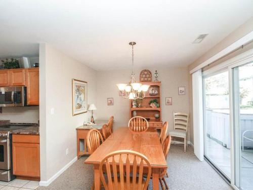 Sea Colony - 53060 Lakeshore