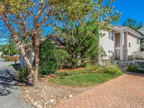Sea Colony - 53060 Lakeshore
