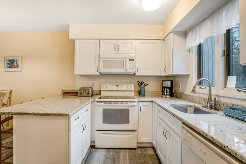Sea Colony - 8406 Racquet