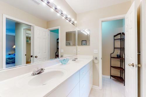 Sea Colony - 56159 Cypress Lake