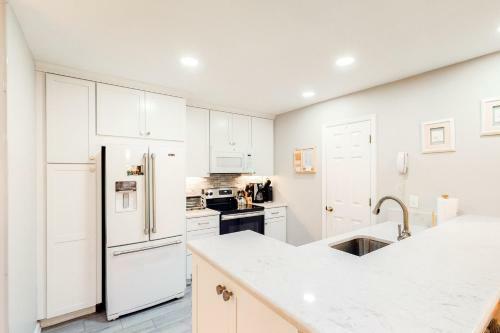 Sea Colony Whispering Pines II