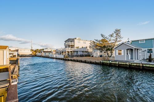 10 W Bayard Street