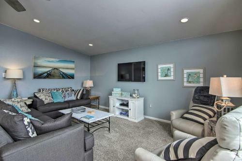 Fenwick Island Home With Canalfront Deck Less Than 1mi To Bch