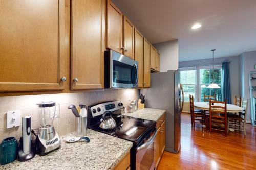 Forest Landing - 37114 Fairway