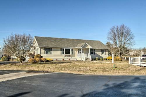 Newly Renovated Home About 3 Mi To Bethany Beach!