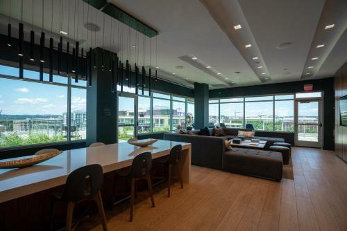 Waterfront Apartments 30 Day Rentals
