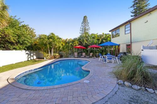 Beach To Bay Getaway