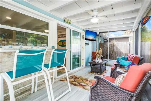 Villa Beach N Bay Home