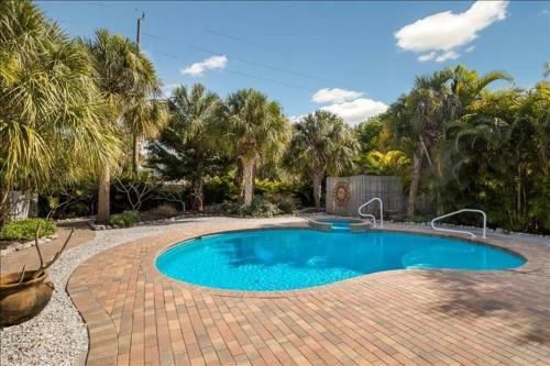 Anna Maria Island Breeze Home