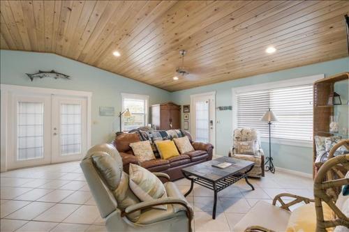 Anna Maria Island Breeze Home