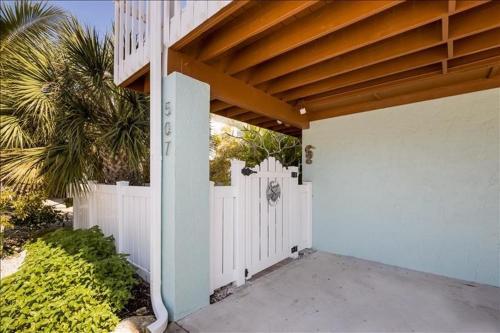 Anna Maria Island Breeze Home