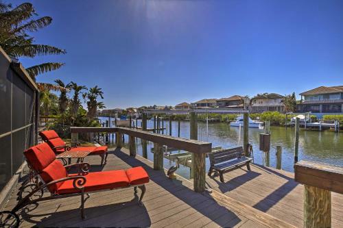 Tropical Apollo Beach House With Heated Pool And Dock!