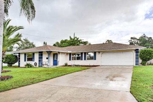 Home With Lanai And Pool - 7 Miles To Bradenton Beach!