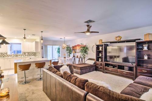 Bonita Springs Home With Screened Lanai And Pool!