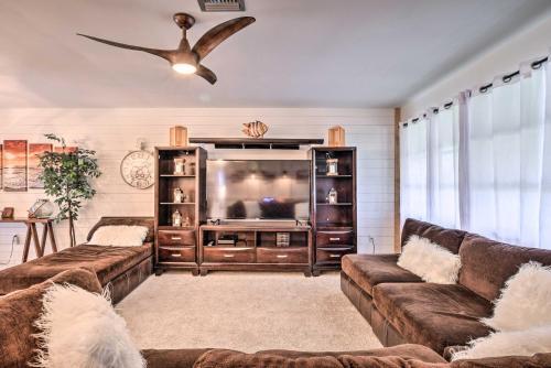 Bonita Springs Home With Screened Lanai And Pool!