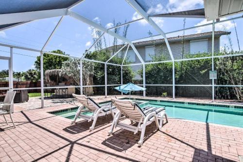 Bonita Springs Home With Screened Lanai And Pool!