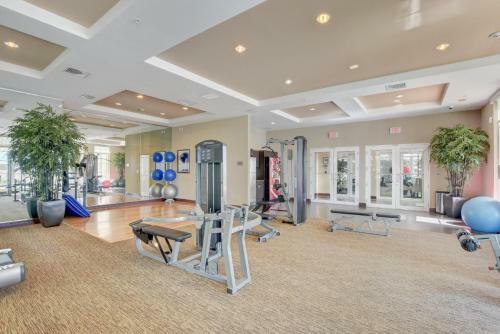 New One Bedroom In Lux Condo Casa Costa