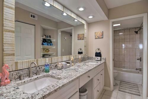 Apartamento Renovated Beach Nook With Lanai, Steps From Gulf