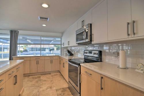 Canalfront House With Pool In San Remo Shores!