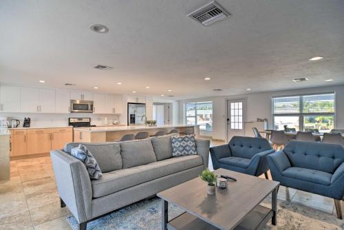 Canalfront House With Pool In San Remo Shores!