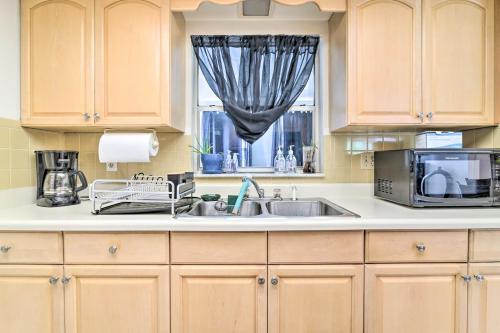 Pet-friendly Gulf Getaway - 10 Mi To Beaches!