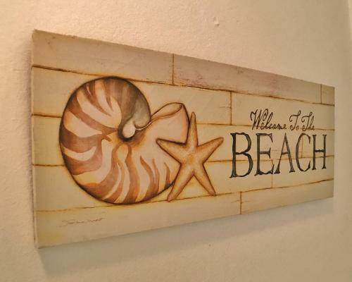 Beach Bungalow - East 2205