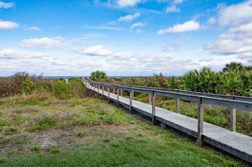 Villa Barefoot Hideaway Family Beachfront Retreat
