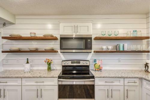 Villa Barefoot Hideaway Family Beachfront Retreat