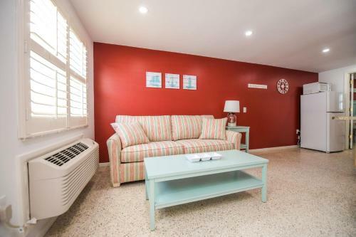 Villa Captain's Quarters By Ami Locals