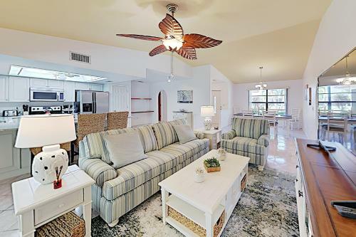 New Listing! Sparkling Home With Caged Pool & Lanai Home