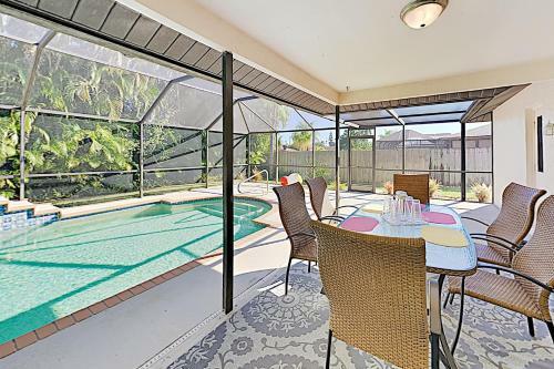 New Listing! Sparkling Home With Caged Pool & Lanai Home