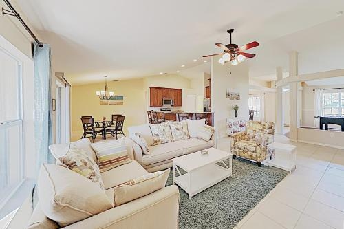 Charming Cape Coral Gem With Lanai & Pool Home