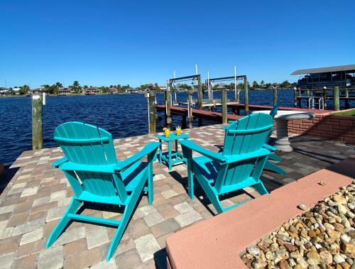 Ruby's Lake Retreat