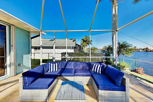 Canal-front Home - Pool & Hot Tub - Private Dock Home