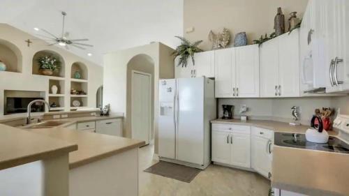 Exceptional Vacation Home In Cape Coral Home