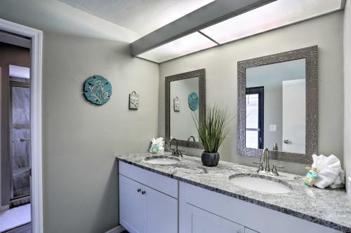 Modern Cape Coral Home With Pool, Dock And Gulf Access