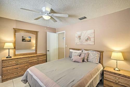 Coastal Retreat With Backyard Oasis, 4mi To Dwtn